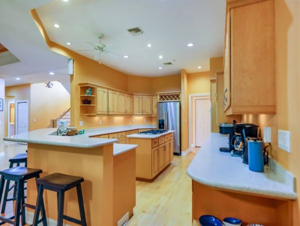 Family Home with Private Pool Sleeps 12 Guests in Captiva