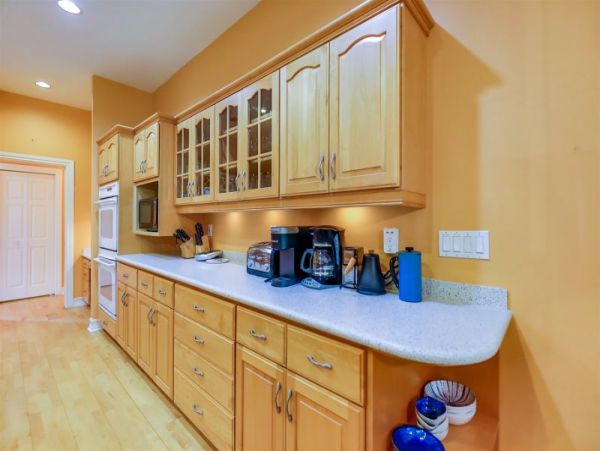 Family Home with Private Pool Sleeps 12 Guests in Captiva