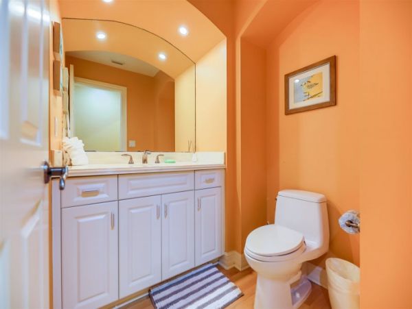 Family Home with Private Pool Sleeps 12 Guests in Captiva