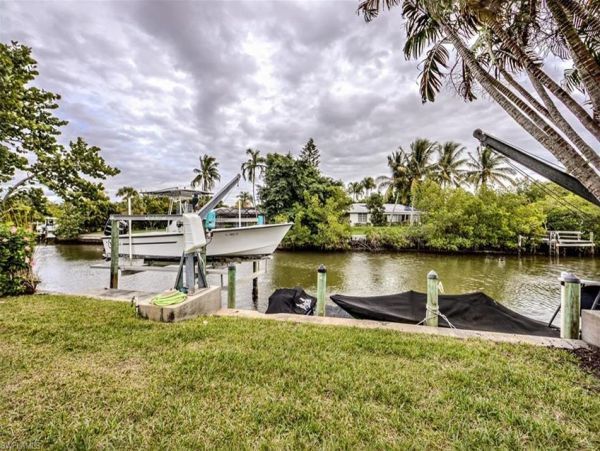 Three Bedroom Home on Sanibel with Private Pool on East End