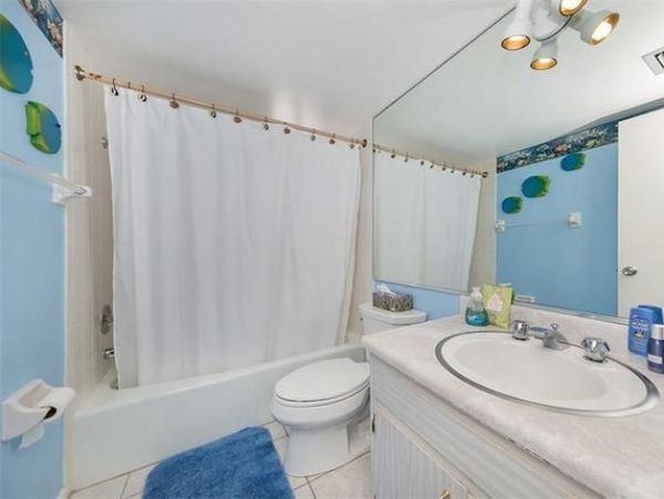 Holmes Beach 2 Bedroom Condo with Views of The Gulf