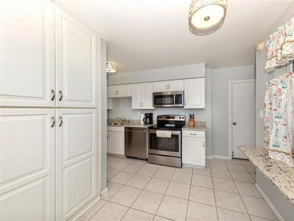 Holmes Beach 2 Bedroom Condo with Views of The Gulf