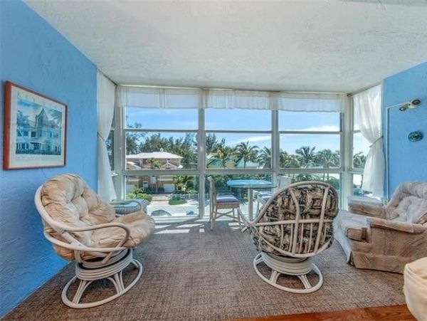 Holmes Beach 2 Bedroom Condo with Views of The Gulf