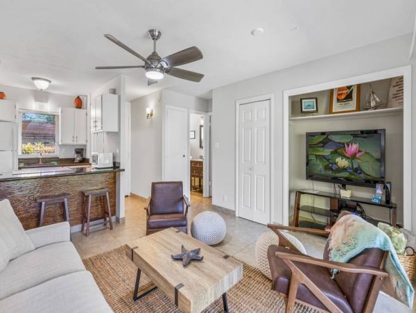 Lahaina Maui One Bedroom Unit Sleeps Four Guest