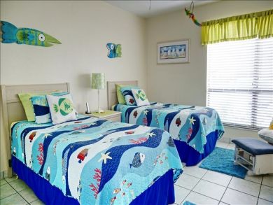 Bradenton Beach Vacation Condo Sleeps Six Guests