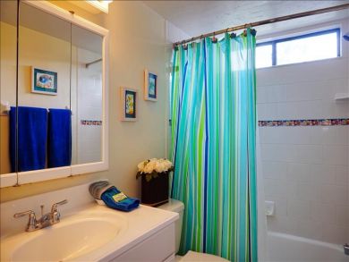 Bradenton Beach Vacation Condo Sleeps Six Guests