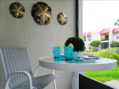 Bradenton Beach Vacation Condo Sleeps Six Guests