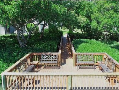 Bradenton Beach Vacation Condo Sleeps Six Guests
