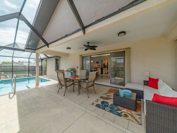 Short Walk to Beach Marco Island Vacation Home Private Pool