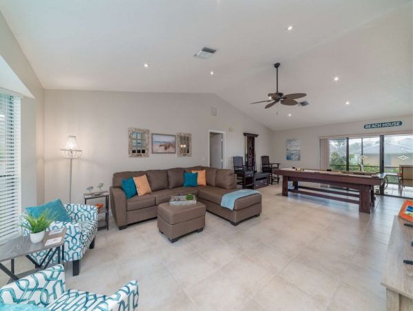 Short Walk to Beach Marco Island Vacation Home Private Pool