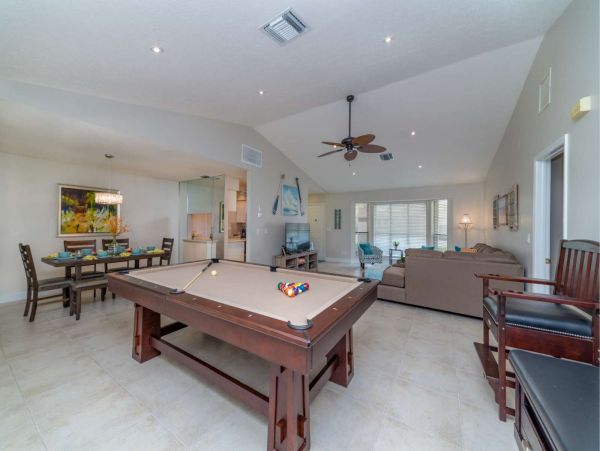 Short Walk to Beach Marco Island Vacation Home Private Pool
