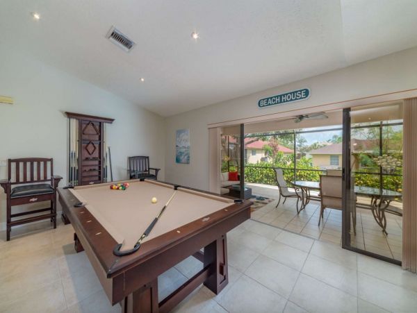 Short Walk to Beach Marco Island Vacation Home Private Pool