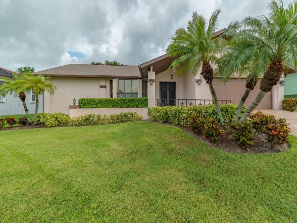 Short Walk to Beach Marco Island Vacation Home Private Pool