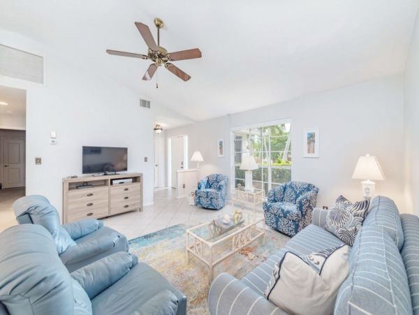 Marco Island Vacation Home Caged Pool & Short Walk to Beach