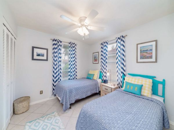 Marco Island Vacation Home Caged Pool & Short Walk to Beach