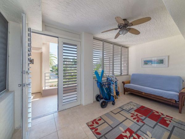Marco Island Vacation Beach Condo Sleeps 4 Guests Gulf Views
