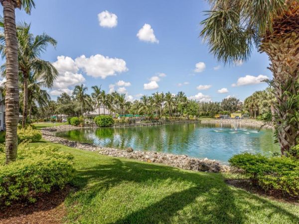 Naples Florida Vacation Rental | Lakefront Condo with Pool & Balcony