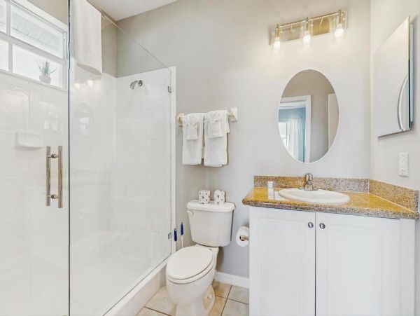 Naples Florida Vacation Rental | Lakefront Condo with Pool & Balcony