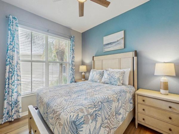 Naples Florida Vacation Rental | Lakefront Condo with Pool & Balcony