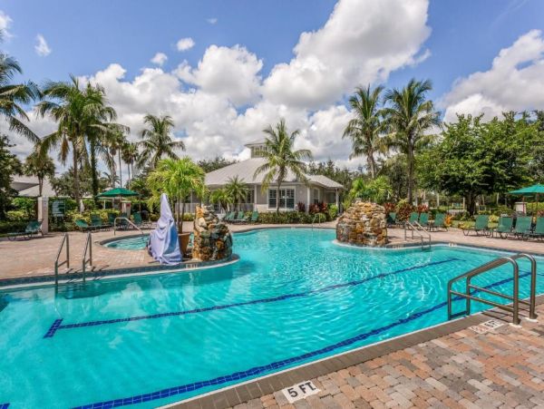 Naples Florida Vacation Rental | Lakefront Condo with Pool & Balcony