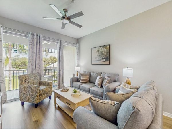 Naples Florida Vacation Rental | Lakefront Condo with Pool & Balcony