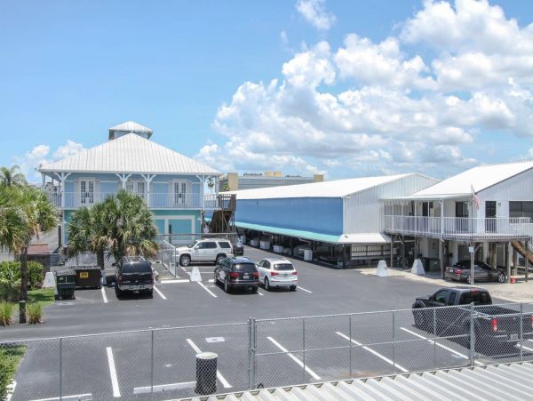 Naples Luxury 2 Bedroom Vacation Condo Walk To Beach