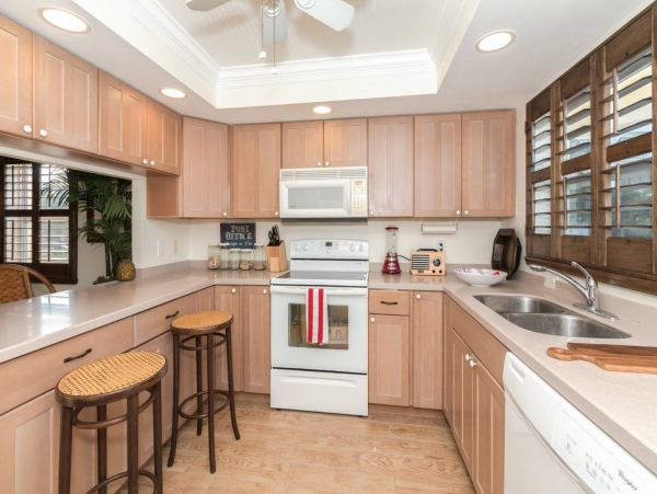 Naples Luxury 2 Bedroom Vacation Condo Walk To Beach