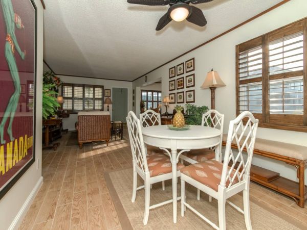 Naples Luxury 2 Bedroom Vacation Condo Walk To Beach