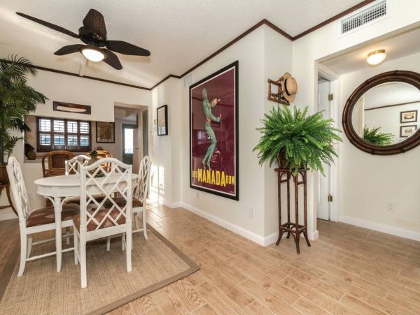 Naples Luxury 2 Bedroom Vacation Condo Walk To Beach