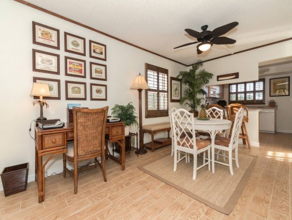Naples Luxury 2 Bedroom Vacation Condo Walk To Beach