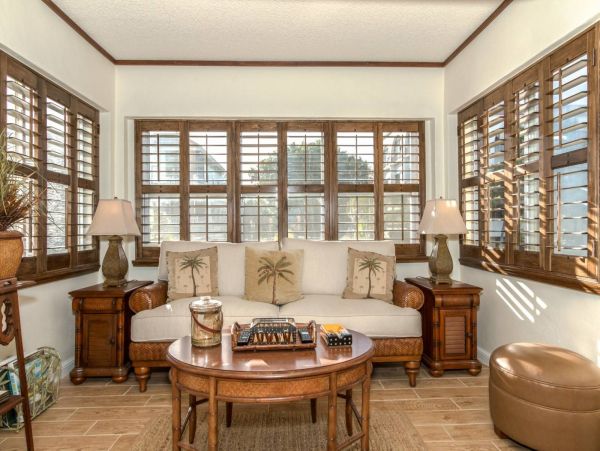 Naples Luxury 2 Bedroom Vacation Condo Walk To Beach