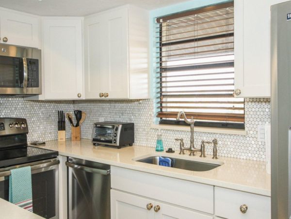 Naples Vacation Condo Sleeps 4 Guests Walk To Beach