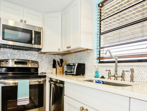 Naples Vacation Condo Sleeps 4 Guests Walk To Beach