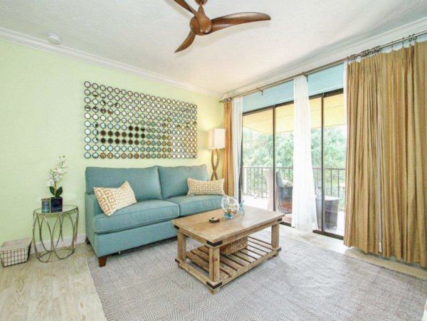 Naples Vacation Condo Sleeps 4 Guests Walk To Beach