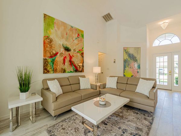 Three Bedroom plus Den Gorgeous Vacation Home in Naples