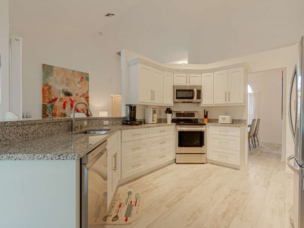 Three Bedroom plus Den Gorgeous Vacation Home in Naples