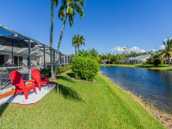 Three Bedroom plus Den Gorgeous Vacation Home in Naples
