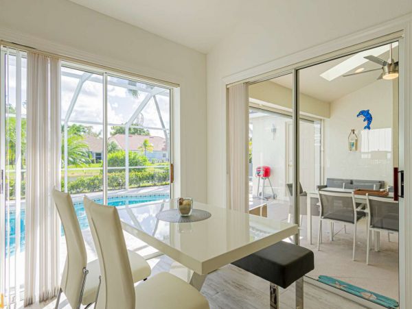 Three Bedroom plus Den Gorgeous Vacation Home in Naples