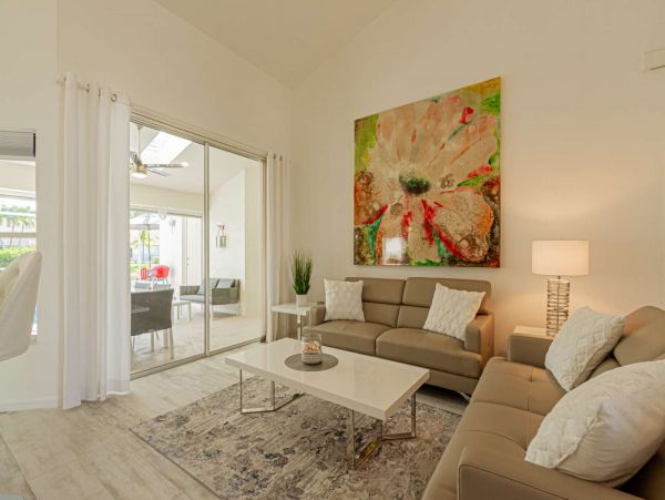 Three Bedroom plus Den Gorgeous Vacation Home in Naples