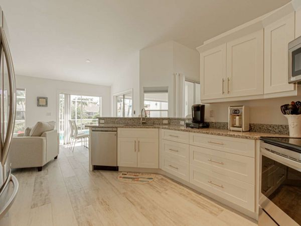 Three Bedroom plus Den Gorgeous Vacation Home in Naples