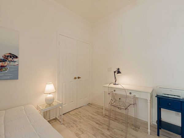 Three Bedroom plus Den Gorgeous Vacation Home in Naples