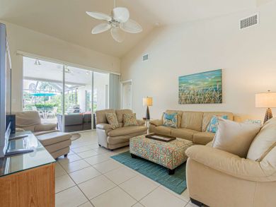Spacious Four Bedroom Centrally Located to Downtown and 5th Spacious Four Bedroom Centrally Located to Downtown and 5th