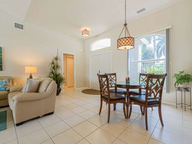 Spacious Four Bedroom Centrally Located to Downtown and 5th Spacious Four Bedroom Centrally Located to Downtown and 5th