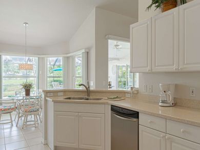 Spacious Four Bedroom Centrally Located to Downtown and 5th Spacious Four Bedroom Centrally Located to Downtown and 5th