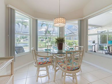 Spacious Four Bedroom Centrally Located to Downtown and 5th Spacious Four Bedroom Centrally Located to Downtown and 5th
