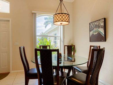 Spacious Four Bedroom Centrally Located to Downtown and 5th Spacious Four Bedroom Centrally Located to Downtown and 5th