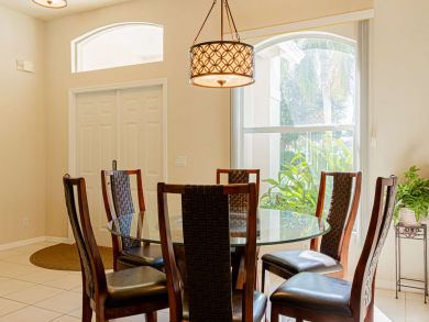 Spacious Four Bedroom Centrally Located to Downtown and 5th Spacious Four Bedroom Centrally Located to Downtown and 5th