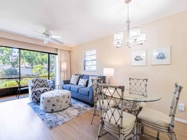 Exquisite 2-Bedroom Vacation Rental in Naples