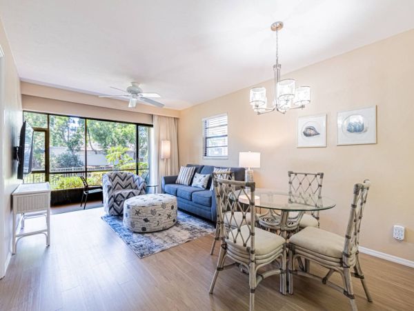 Exquisite 2-Bedroom Vacation Rental in Naples