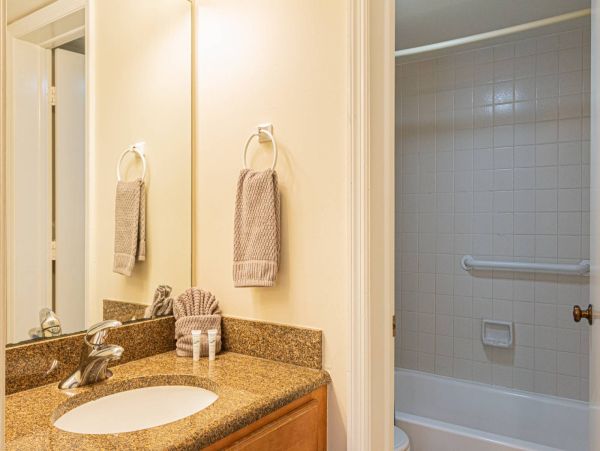 Exquisite 2-Bedroom Vacation Rental in Naples